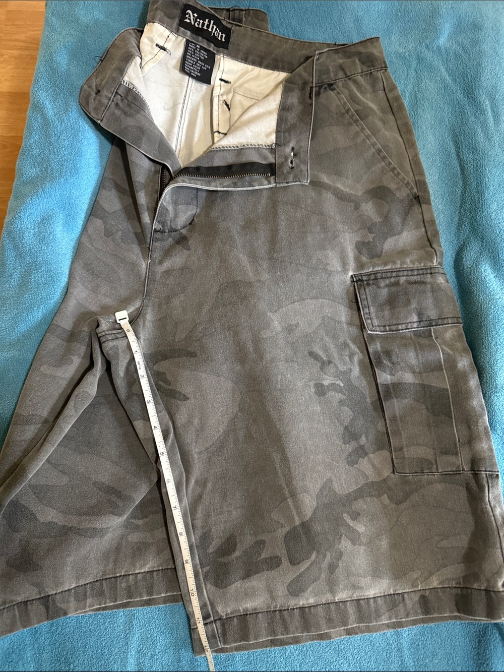 Natan Men's Cargo Shorts in Olive Camo